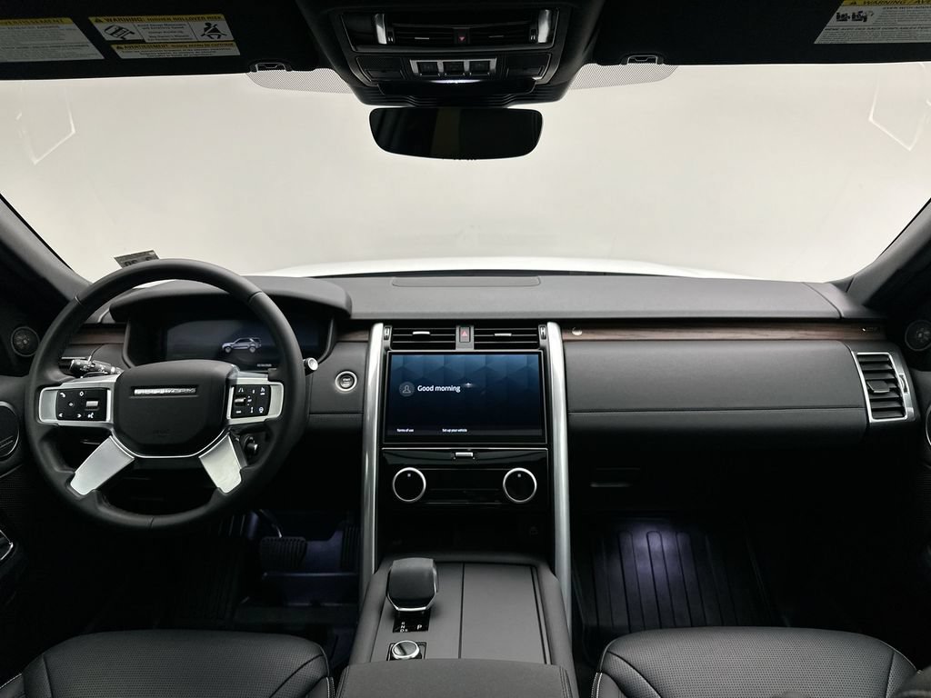 Certified 2025 Land Rover Discovery S AWD/4WD image 21