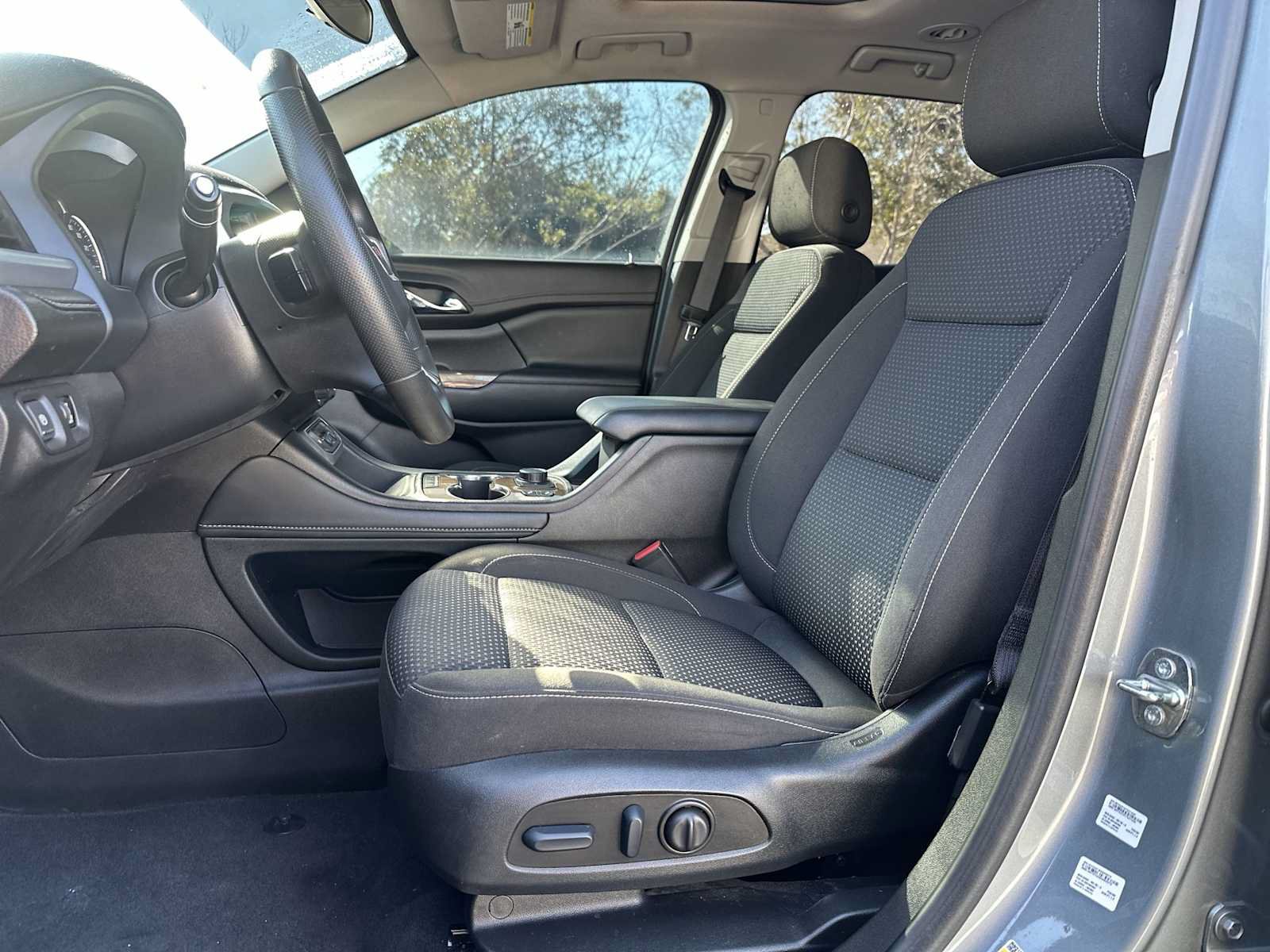 Certified 2023 GMC Acadia SLE w/ Driver Convenience Package AWD/4WD image 15