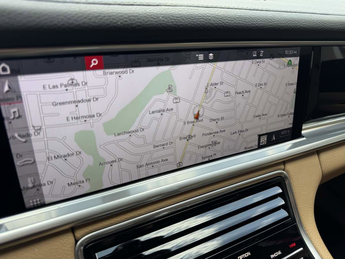 Used 2020 Porsche Panamera image 26
