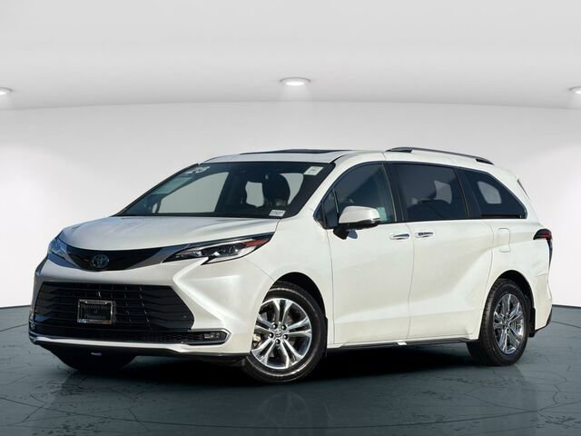 Used 2023 Toyota Sienna Platinum image 2