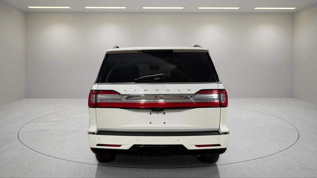 Certified 2021 Lincoln Navigator Reserve AWD/4WD image 4