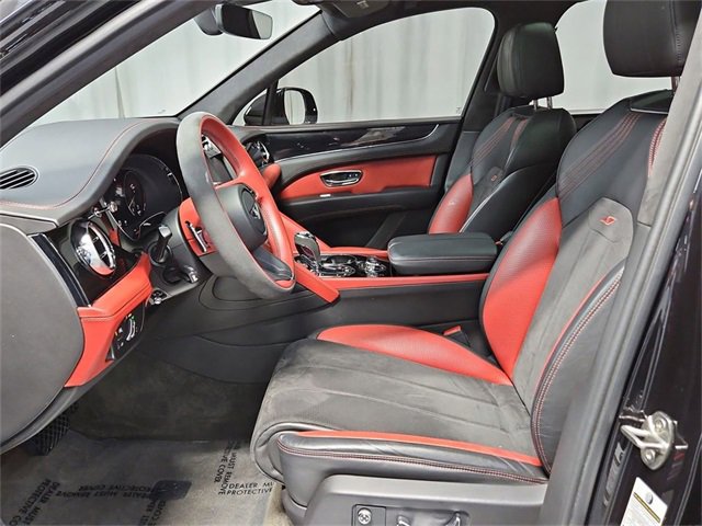 Used 2022 Bentley Bentayga image 23