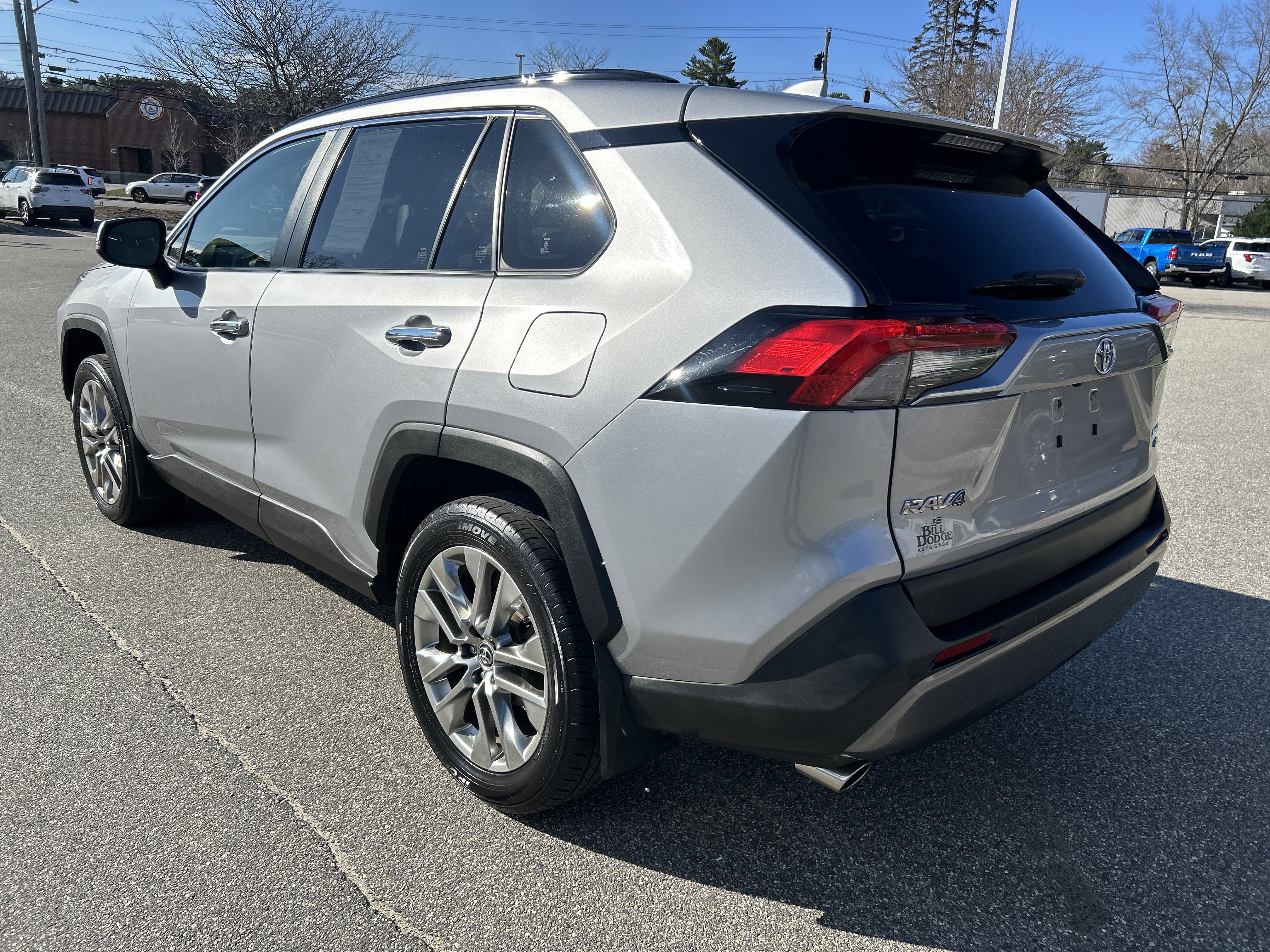 Used 2019 Toyota RAV4 Limited w/ Cold Weather Package AWD/4WD image 11