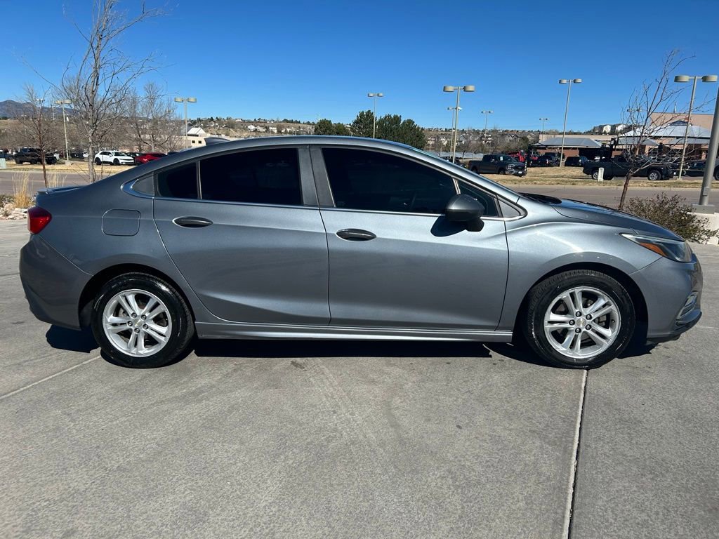 Used 2018 Chevrolet Cruze LT w/ Convenience Package image 9