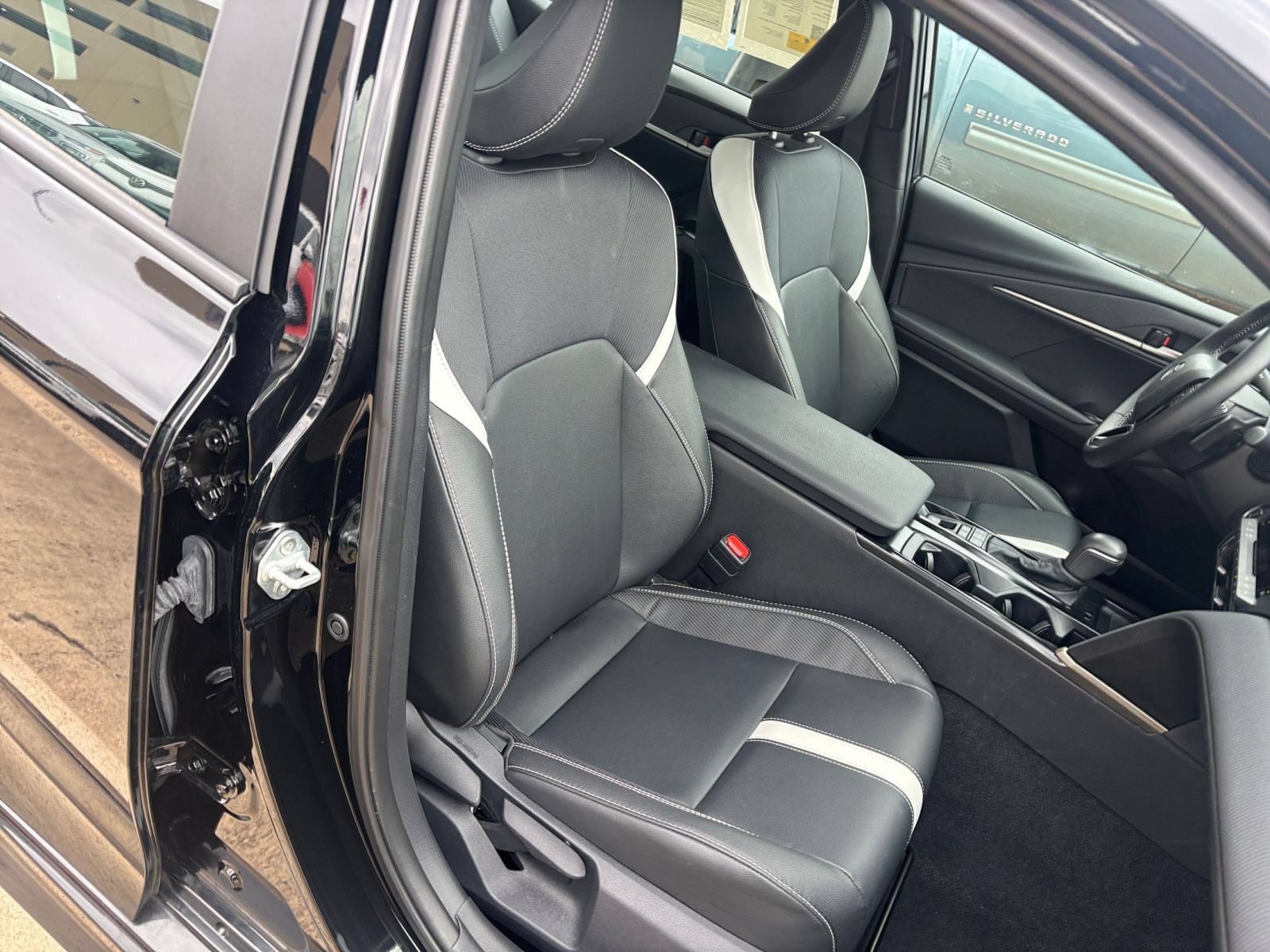 Used 2026 Toyota Camry SE FWD image 35