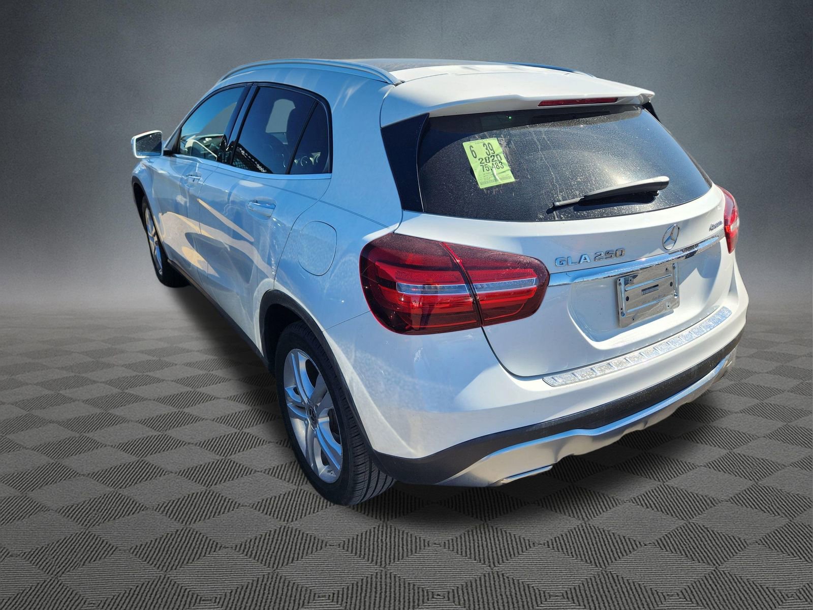 Used 2020 Mercedes-Benz GLA 250 4MATIC w/ Premium Package image 5
