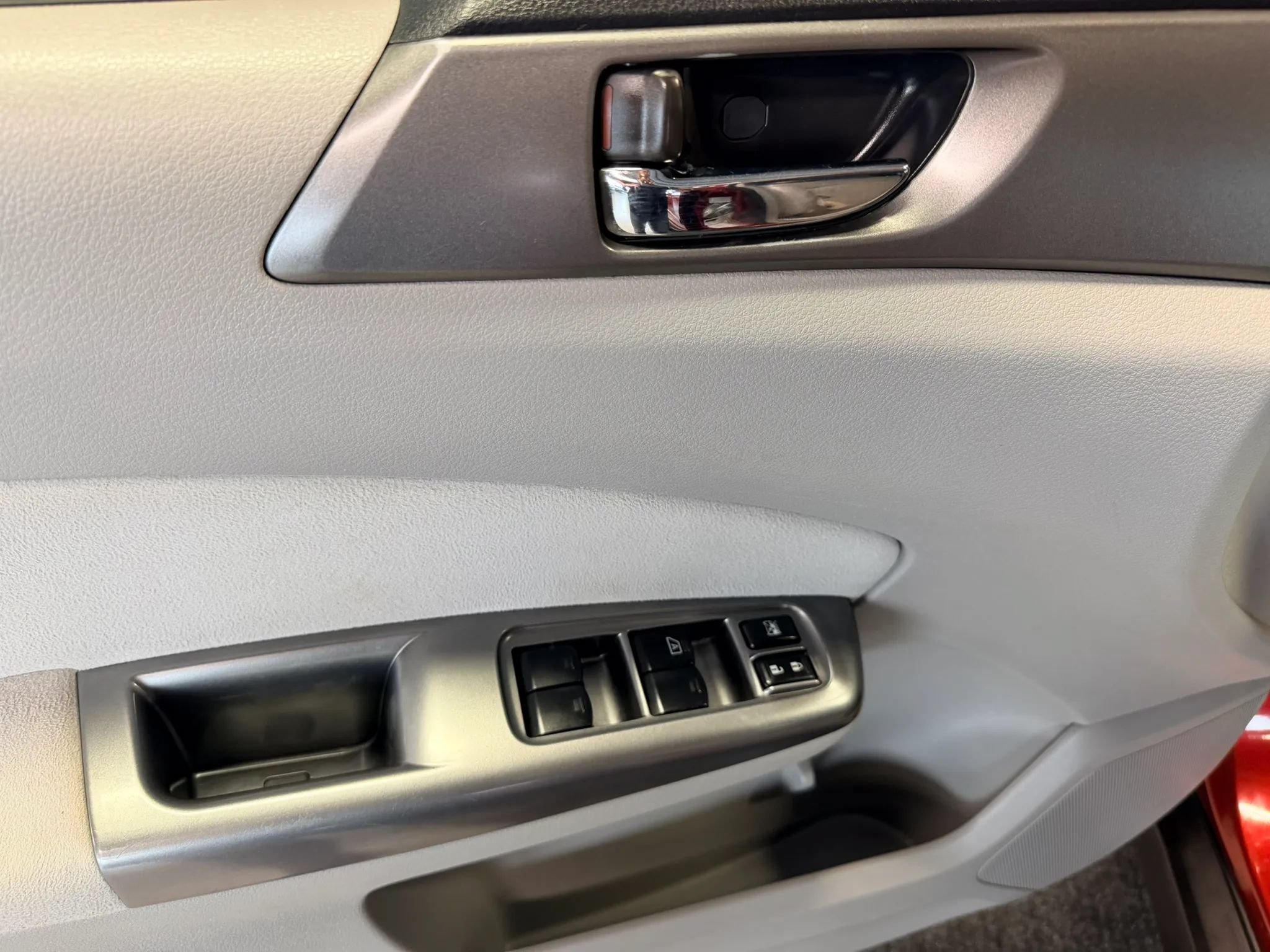 Used 2012 Subaru Forester 2.5X Touring AWD/4WD image 6