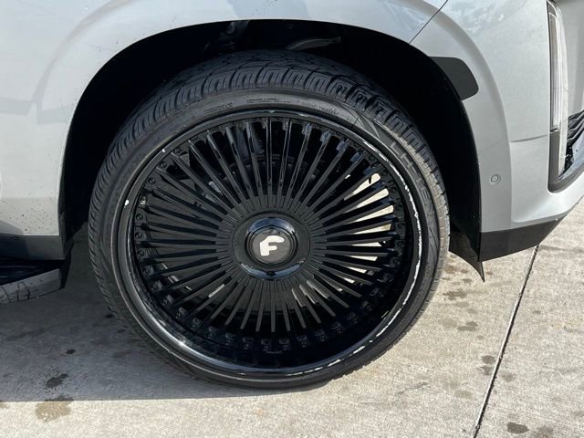 Used 2023 Cadillac Escalade Premium Luxury image 7