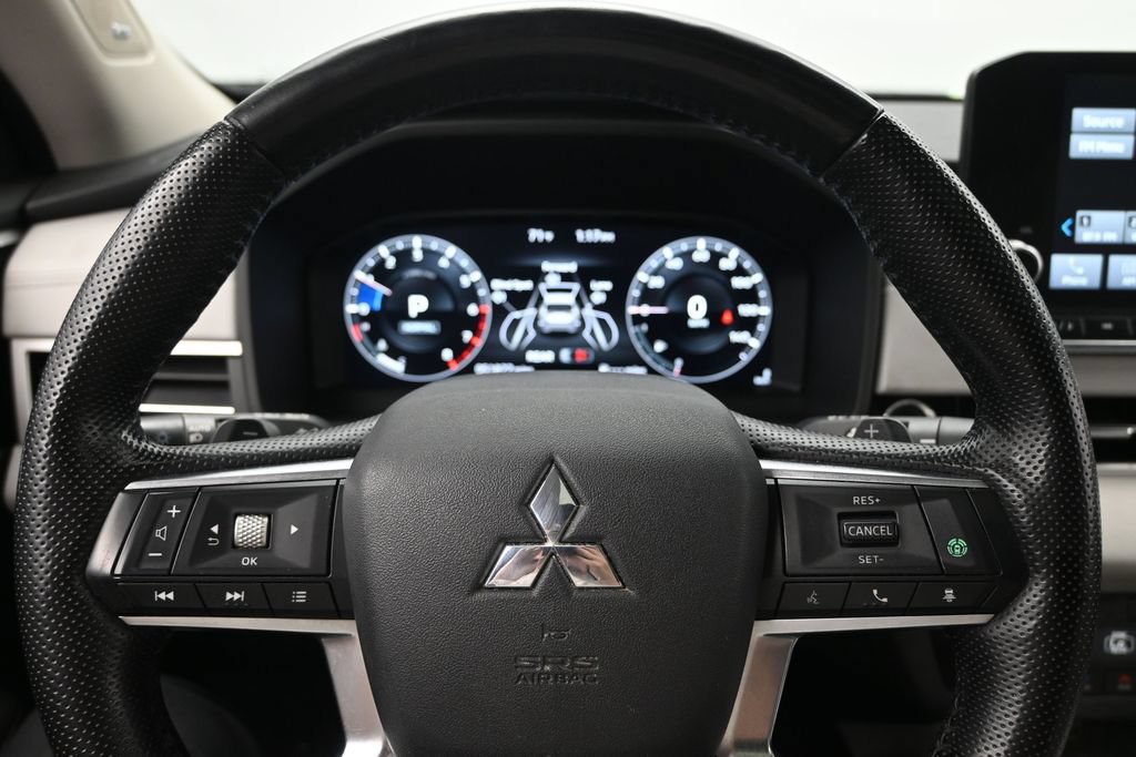 Used 2023 Mitsubishi Outlander SEL AWD/4WD image 12