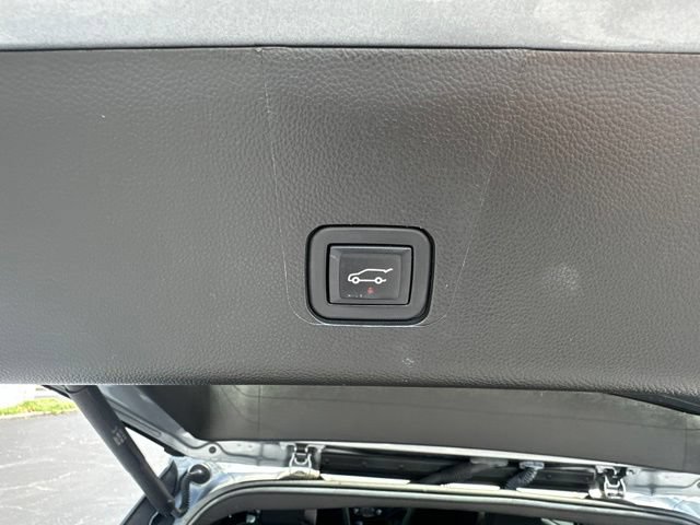 Used 2023 Chevrolet Traverse LT AWD/4WD image 19