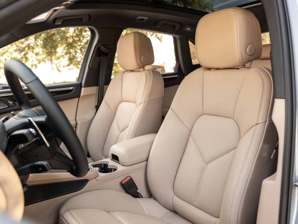 Certified 2026 Porsche Macan image 5