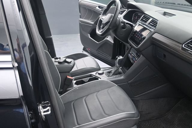 Used 2024 Volkswagen Tiguan SEL R-Line AWD/4WD image 20