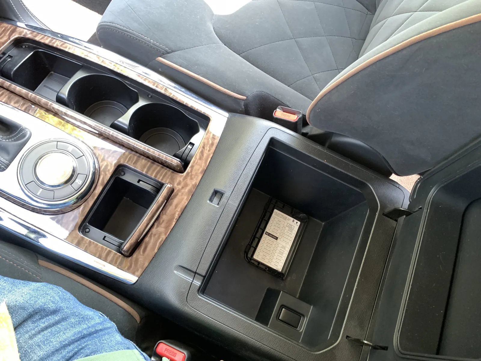 Used 2018 Nissan Armada SV w/ Driver Package RWD image 19
