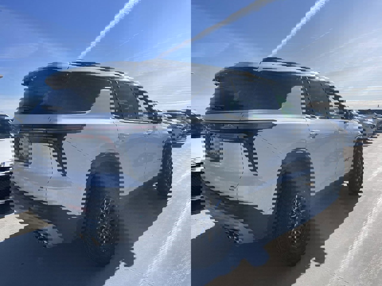 Used 2024 Chevrolet Traverse Z71 w/ Enhanced Driving Package image 2