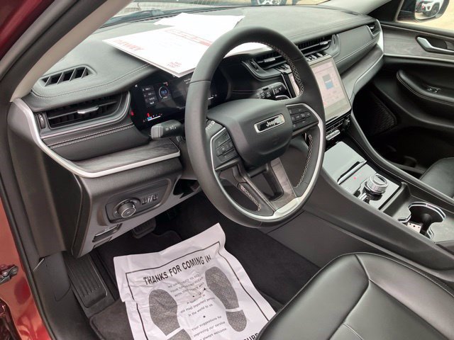 Certified 2023 Jeep Grand Cherokee Limited w/ Black Appearance Package AWD/4WD image 14