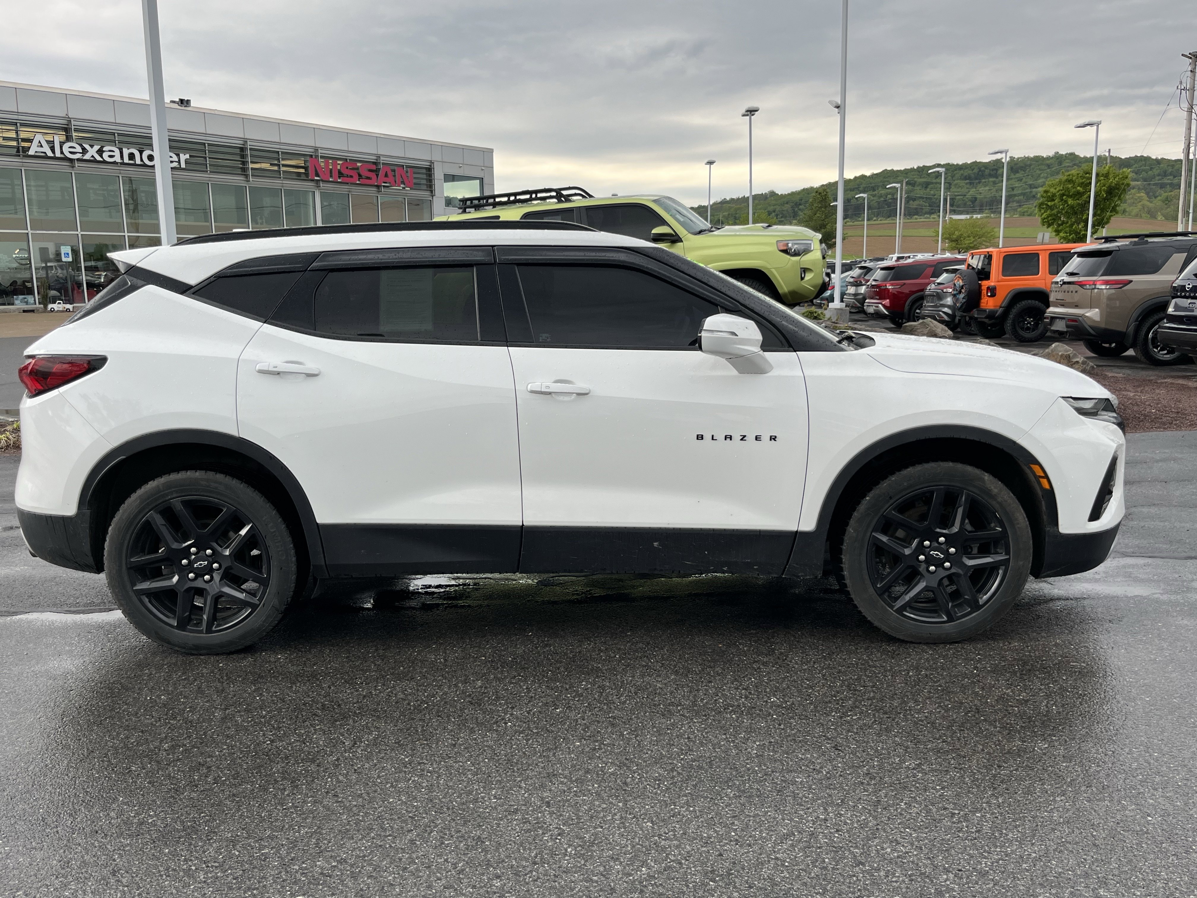 Used 2021 Chevrolet Blazer LT AWD/4WD image 2
