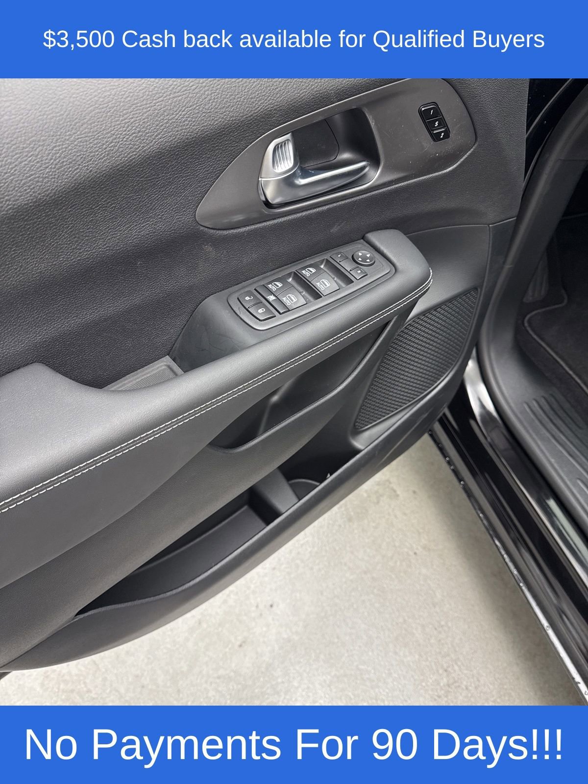 New 2026 Chrysler Pacifica Select w/ S Appearance Package image 15