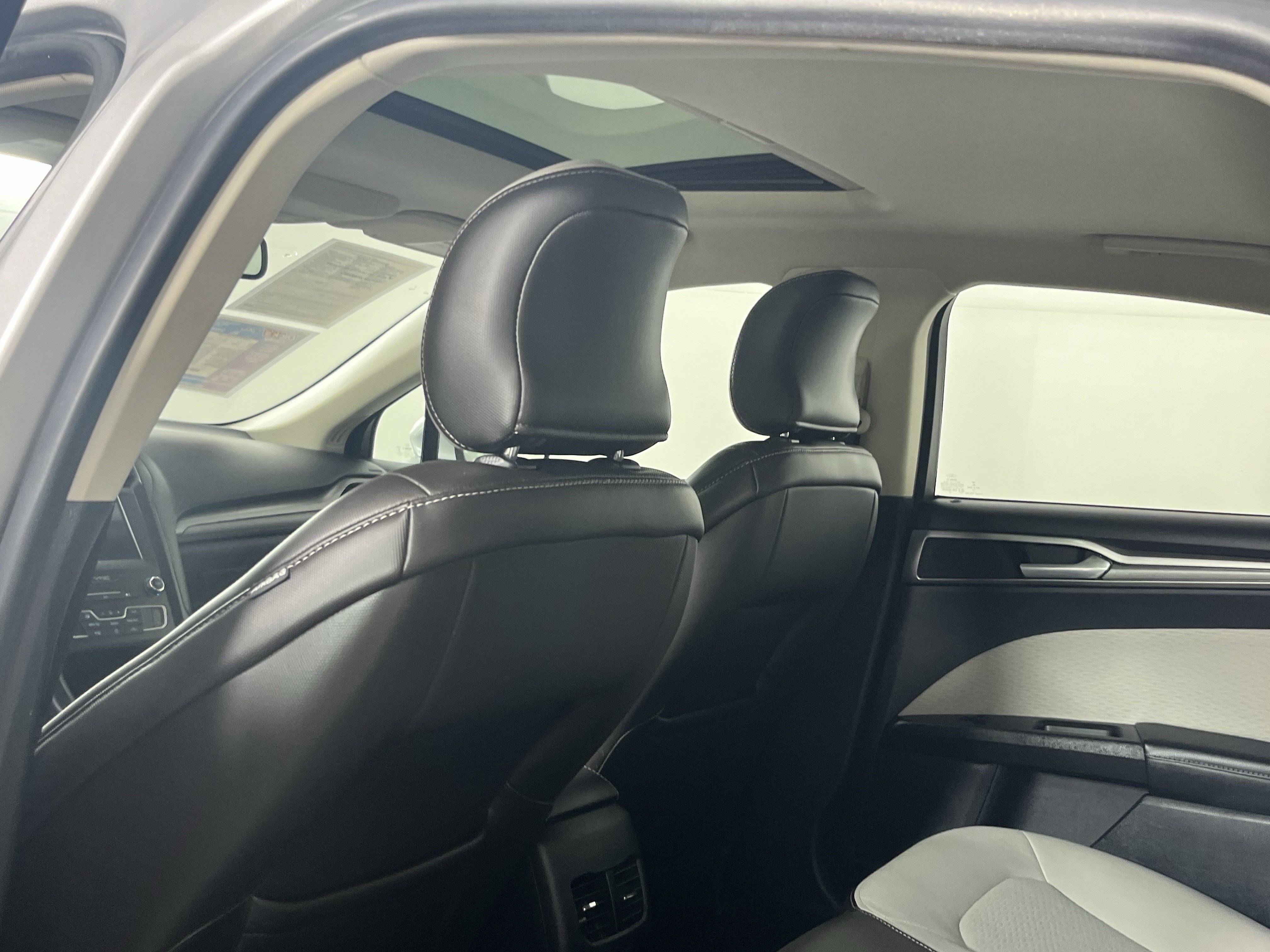 Used 2019 Ford Fusion SE w/ Equipment Group 151A image 15