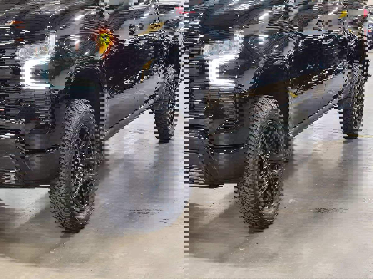 Used 2025 Chevrolet Silverado 1500 LT Trail Boss w/ Convenience Package II image 17