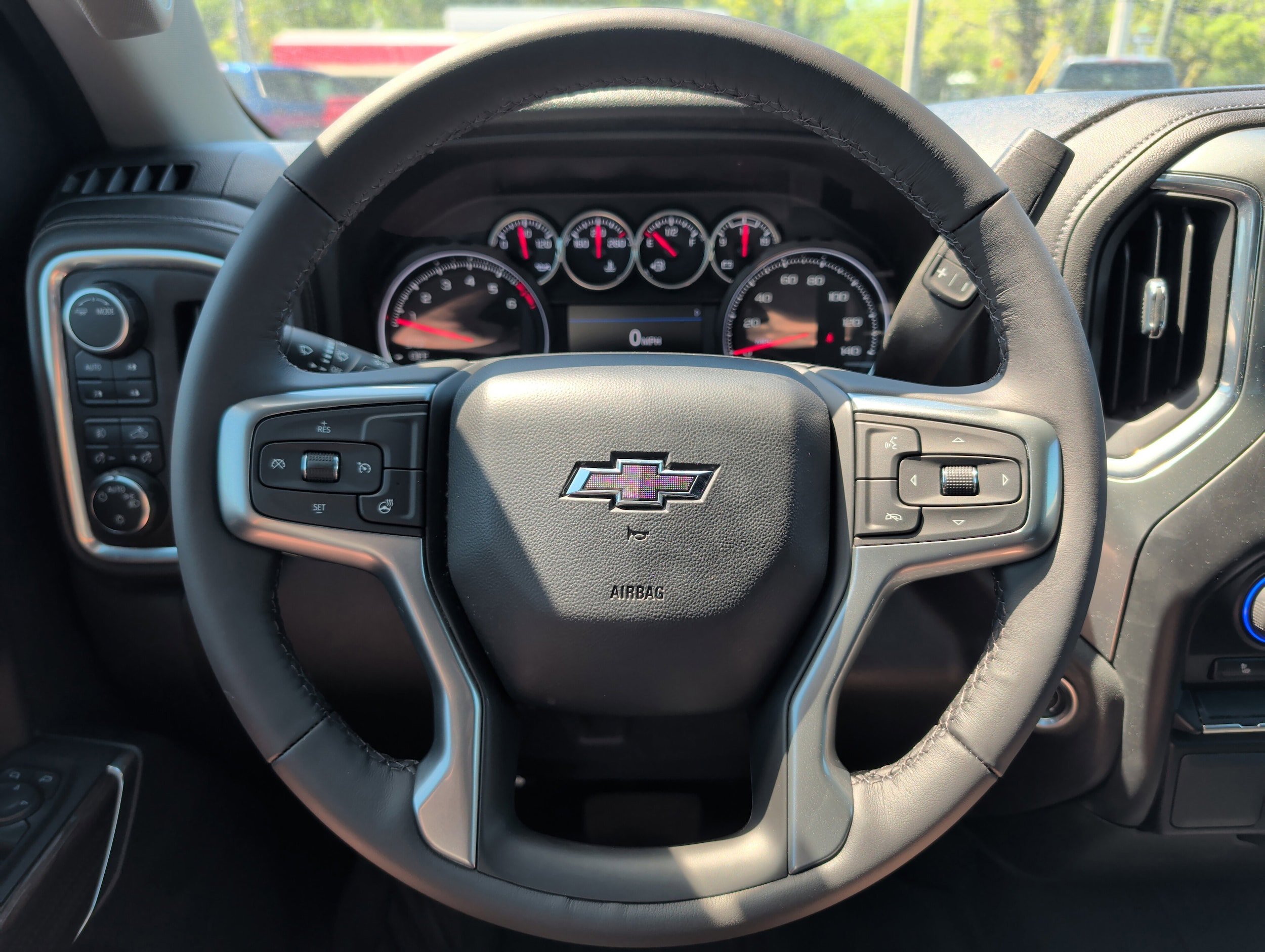 Used 2022 Chevrolet Silverado 1500 RST AWD/4WD image 31