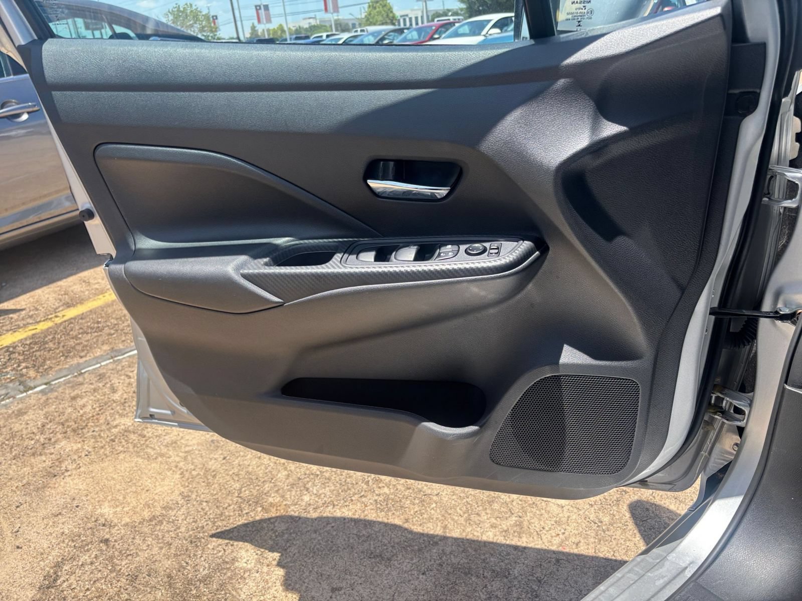 Used 2025 Nissan Versa SV FWD image 18