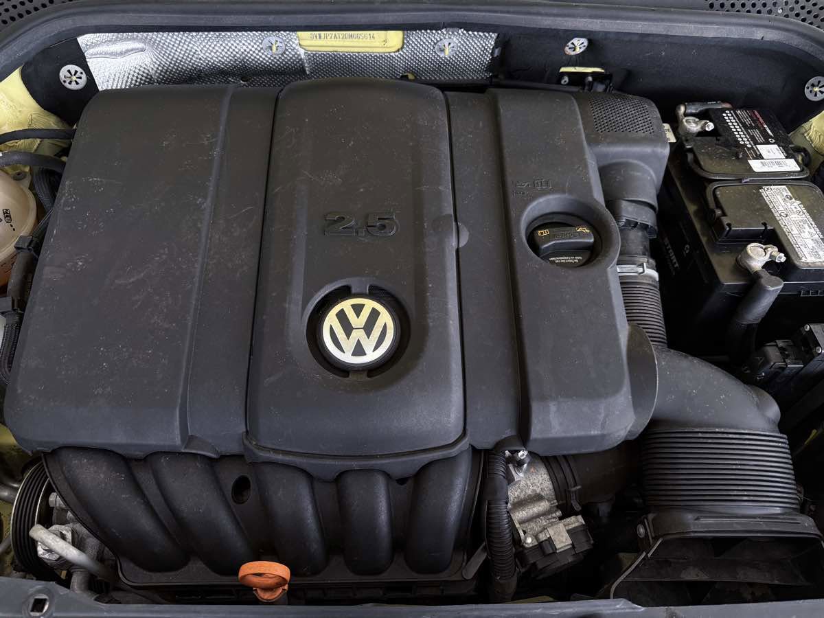 Used 2013 Volkswagen Beetle 2.5 image 20