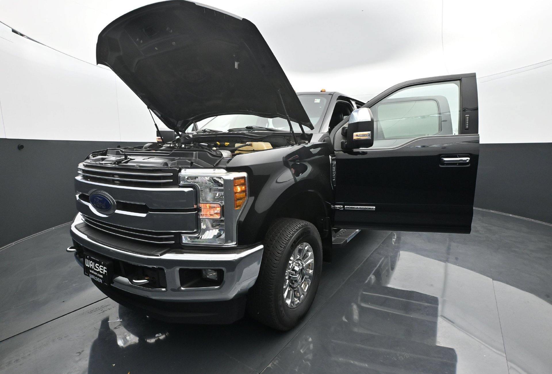 Used 2018 Ford F350 Lariat w/ Lariat Ultimate Package AWD/4WD image 28