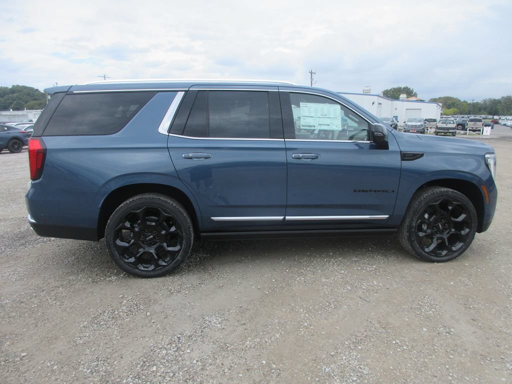New 2026 GMC Yukon Denali w/ Denali Reserve Package AWD/4WD image 3