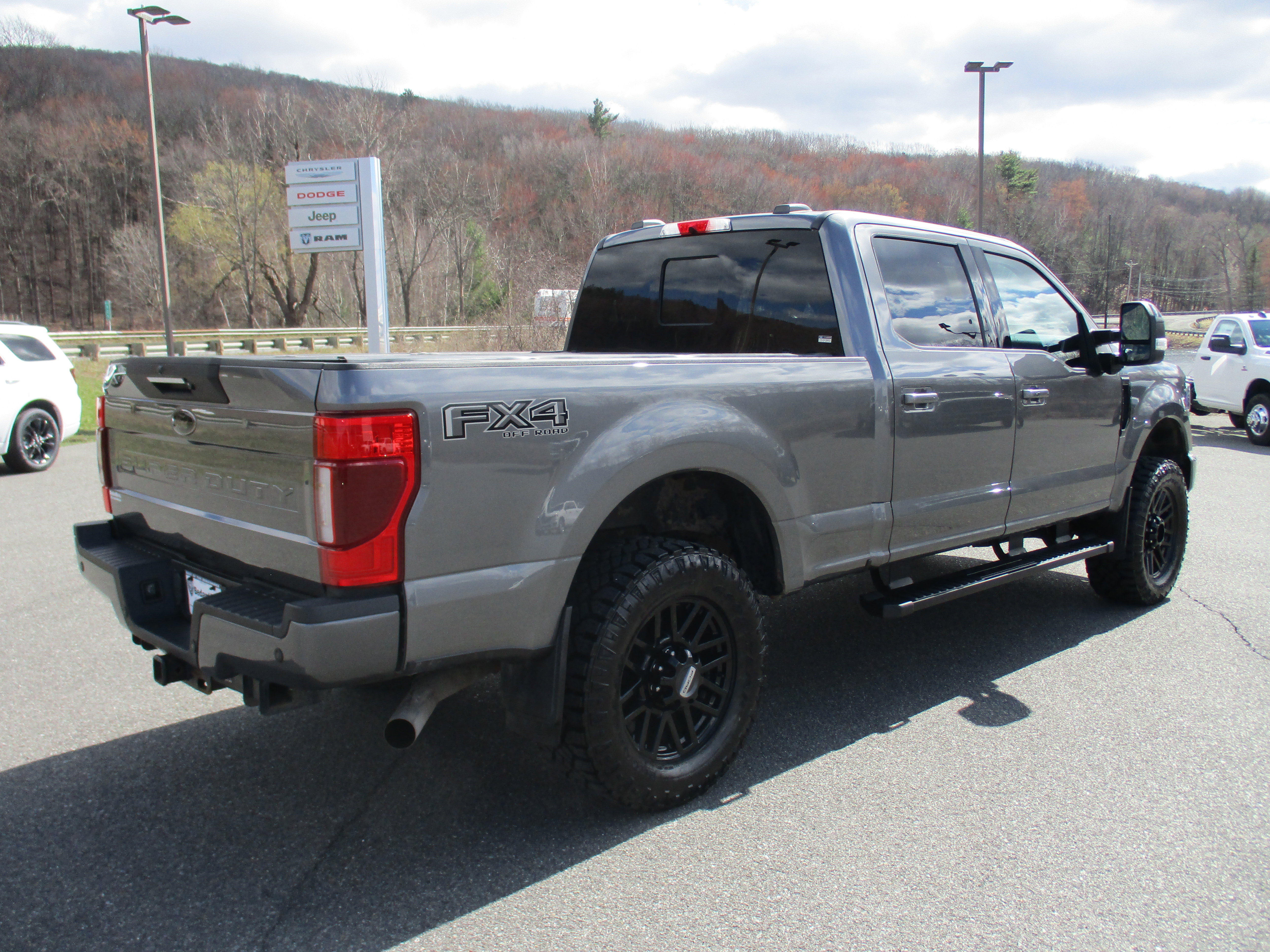Used 2022 Ford F350 Lariat w/ Black Appearance Package image 5