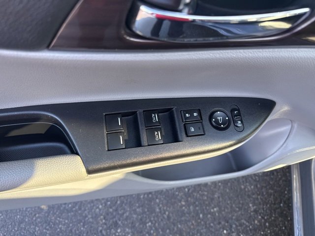 Used 2017 Honda Accord EX image 18