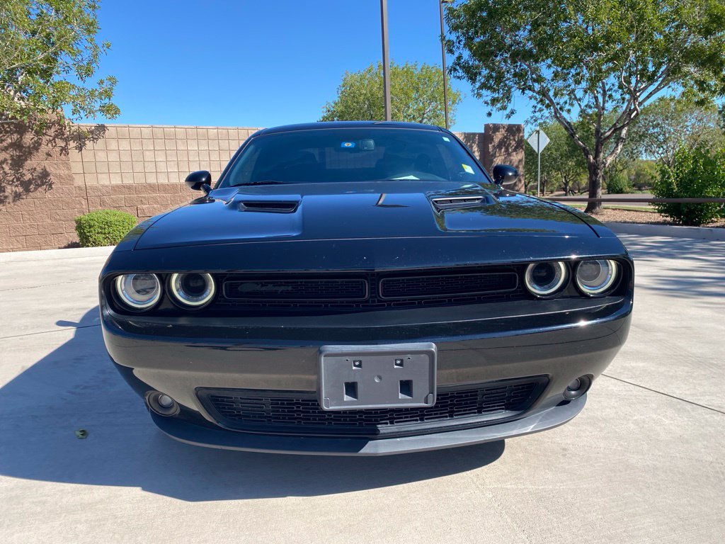 Used 2021 Dodge Challenger SXT w/ Driver Convenience Group RWD image 2