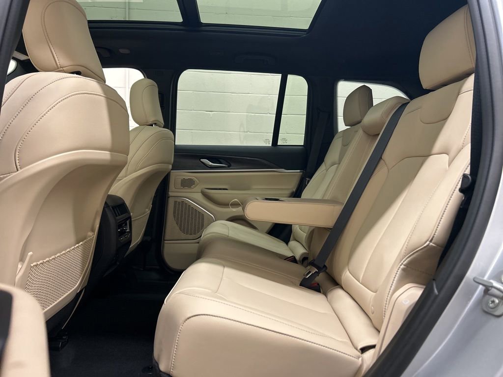 New 2026 Jeep Grand Cherokee Limited image 8