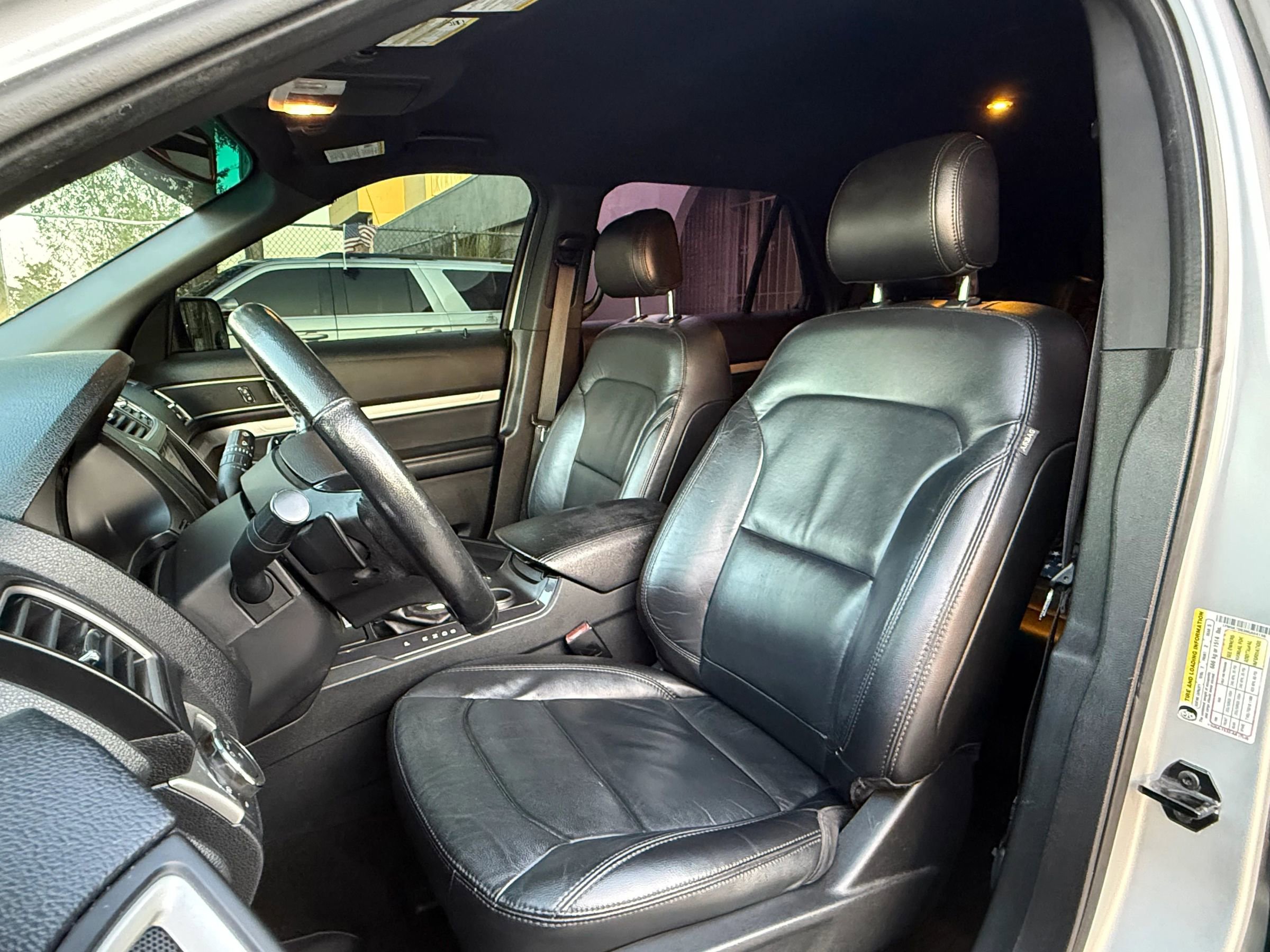 Used 2017 Ford Explorer XLT w/ Equipment Group 202A image 13