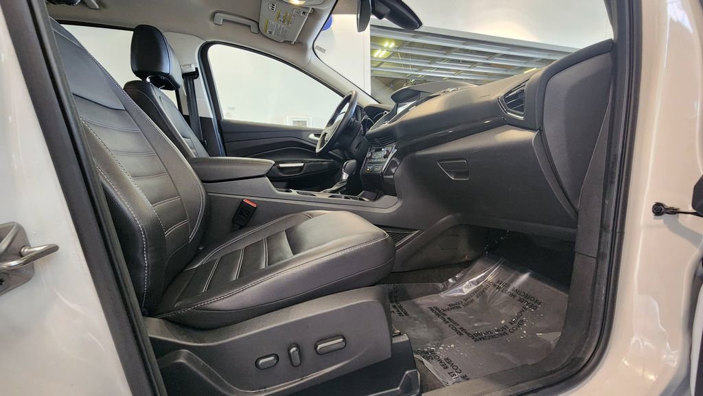 Used 2017 Ford Escape Titanium FWD image 37