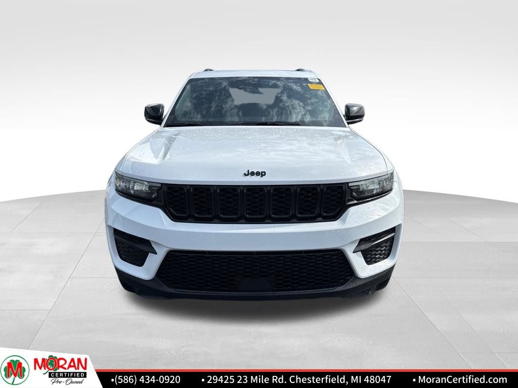 Used 2024 Jeep Grand Cherokee Altitude image 8