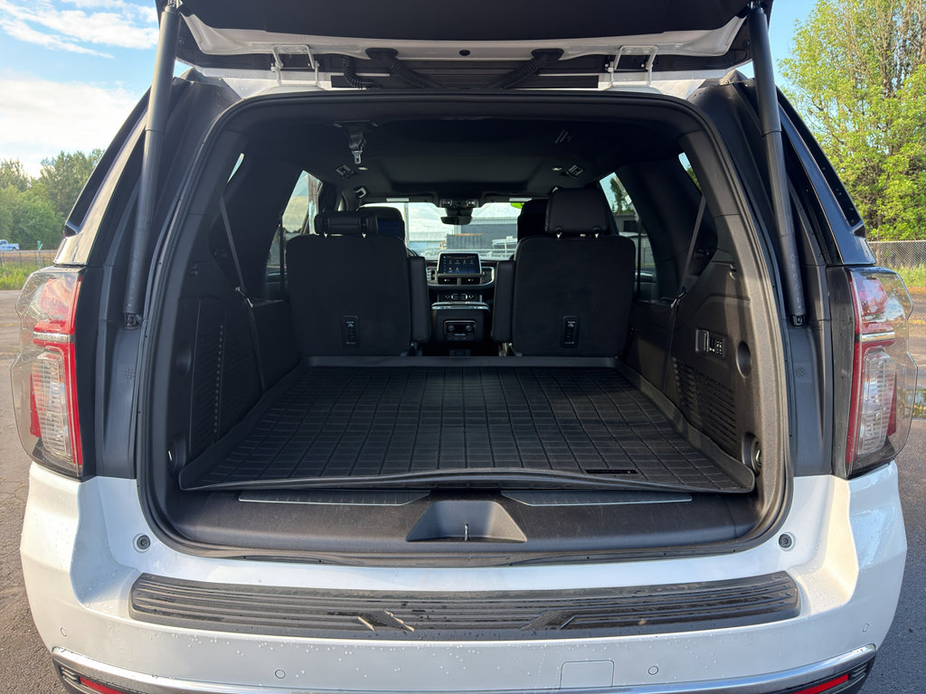Used 2023 Chevrolet Tahoe High Country w/ Premium Package AWD/4WD image 13