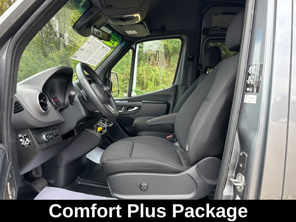 Used 2024 Mercedes-Benz Sprinter 3500 image 9