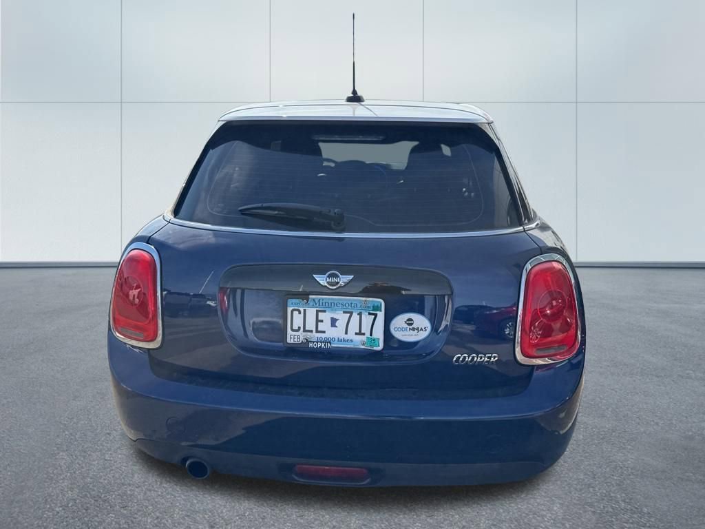 Used 2016 MINI Cooper 4-Door Hardtop image 8