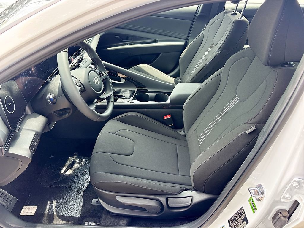 New 2025 Hyundai Elantra SEL image 20