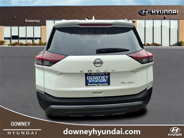 Used 2023 Nissan Rogue SL w/ SL Premium Package image 4