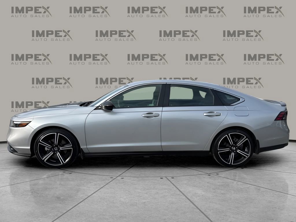 Used 2025 Honda Accord Sport image 2