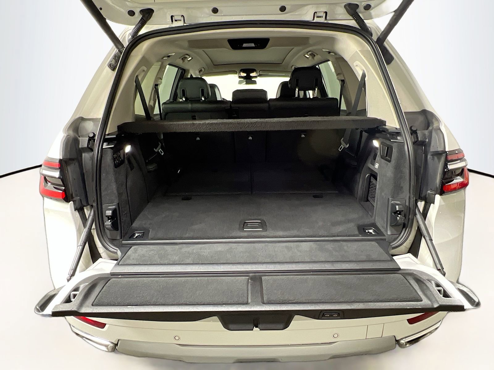 Used 2024 BMW X7 xDrive40i image 28