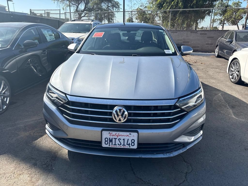 Used 2019 Volkswagen Jetta SE FWD image 3