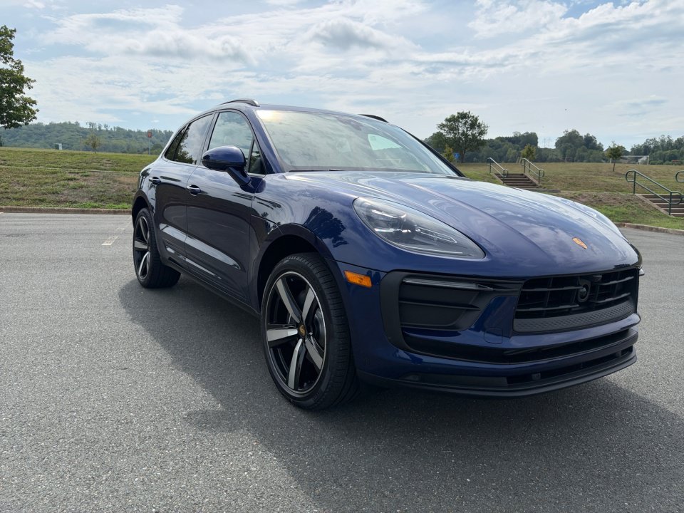 New 2026 Porsche Macan AWD/4WD image 9