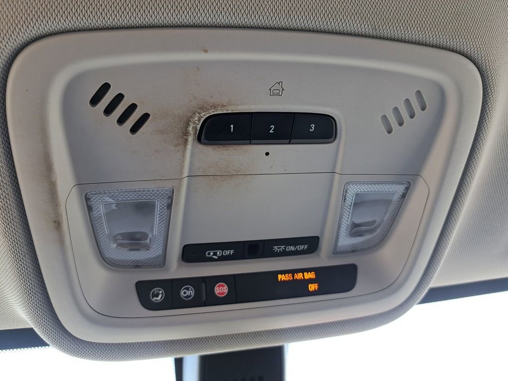 Used 2018 Chevrolet Traverse LT image 14