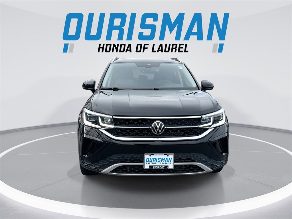 Used 2022 Volkswagen Taos SEL image 3