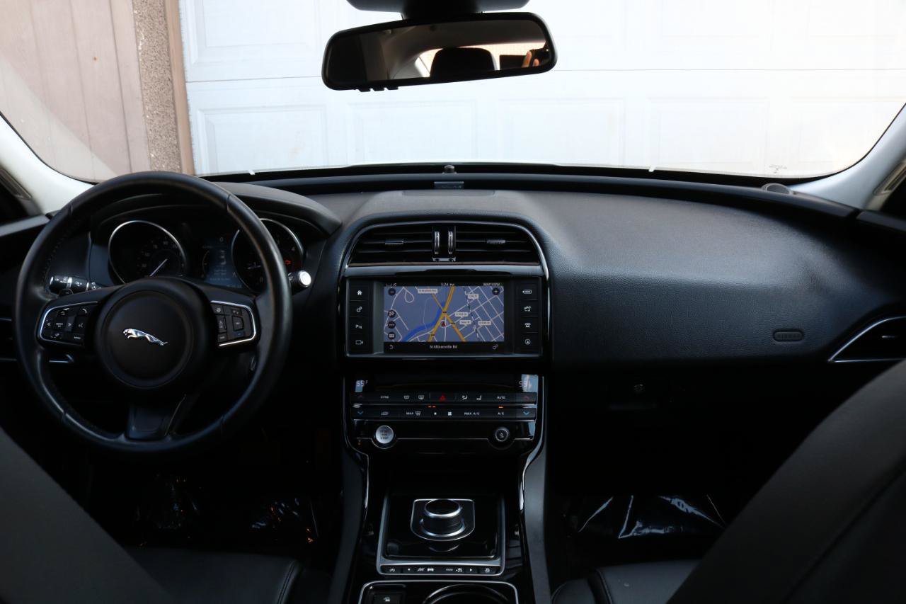 Used 2017 Jaguar XE Premium AWD/4WD image 36