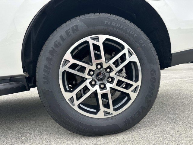 New 2026 Ford Expedition Active image 19