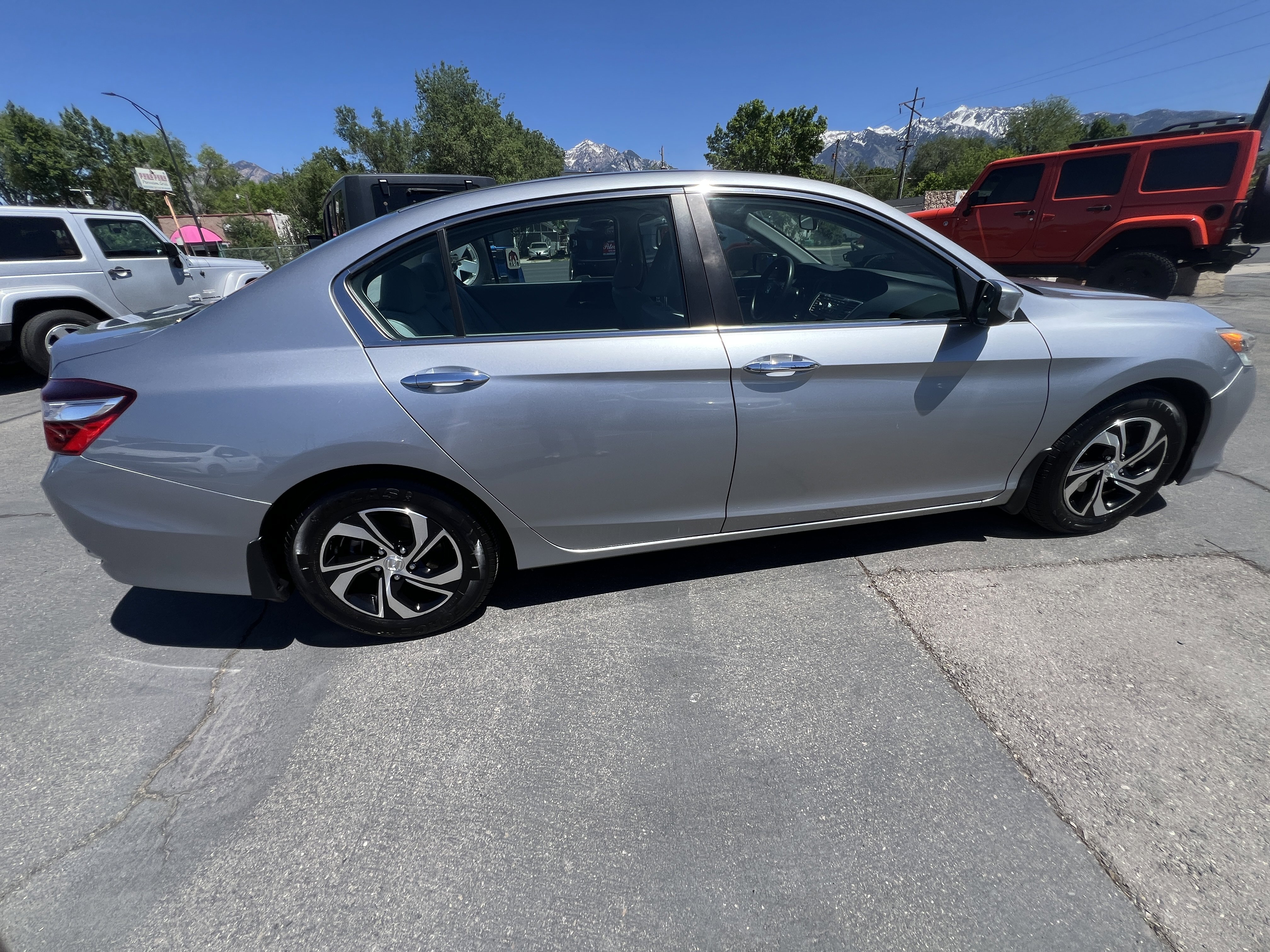 Used 2017 Honda Accord LX image 4