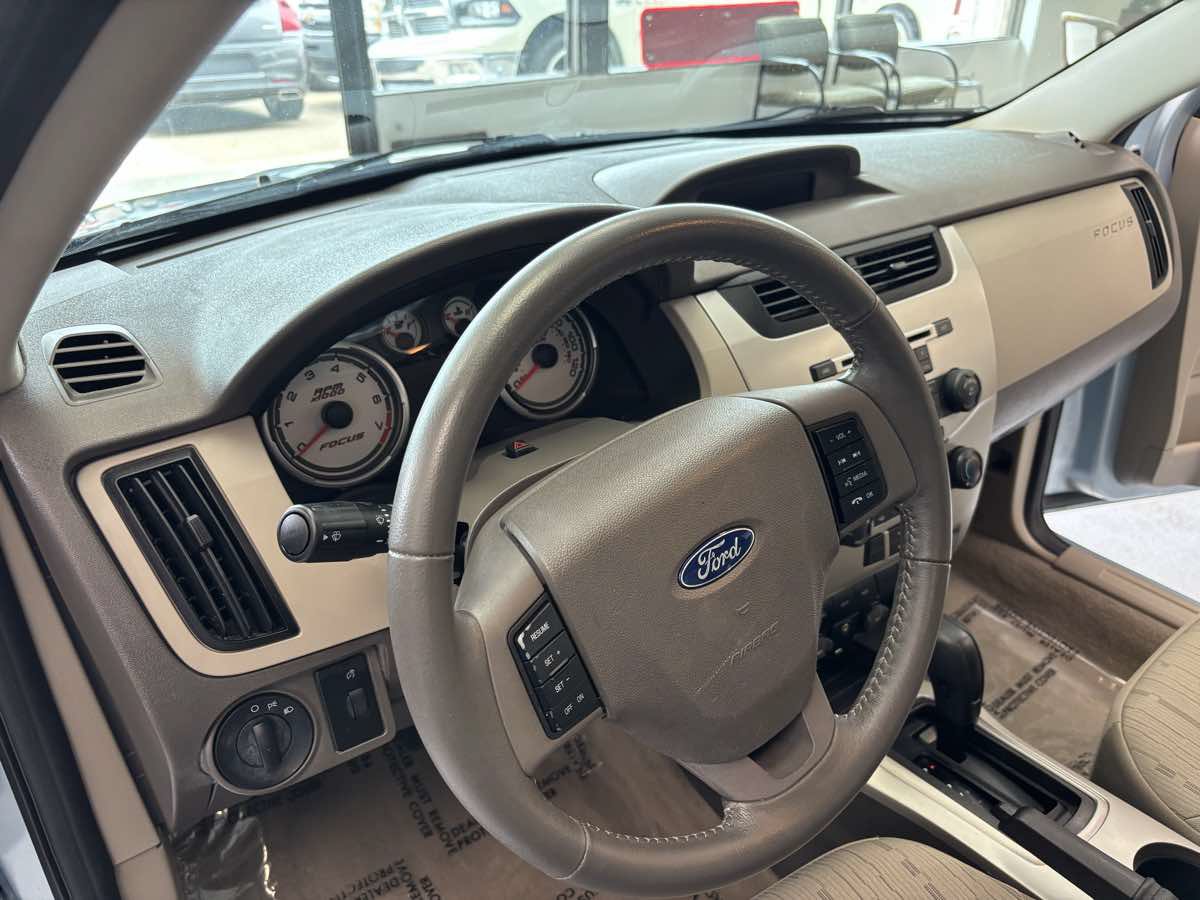 Used 2008 Ford Focus SE FWD image 13